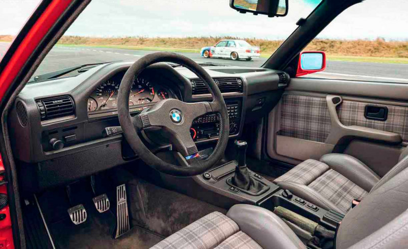 1989 BMW M3 Evo 2 E30 road car vs. M3 Evo 2 racer E30