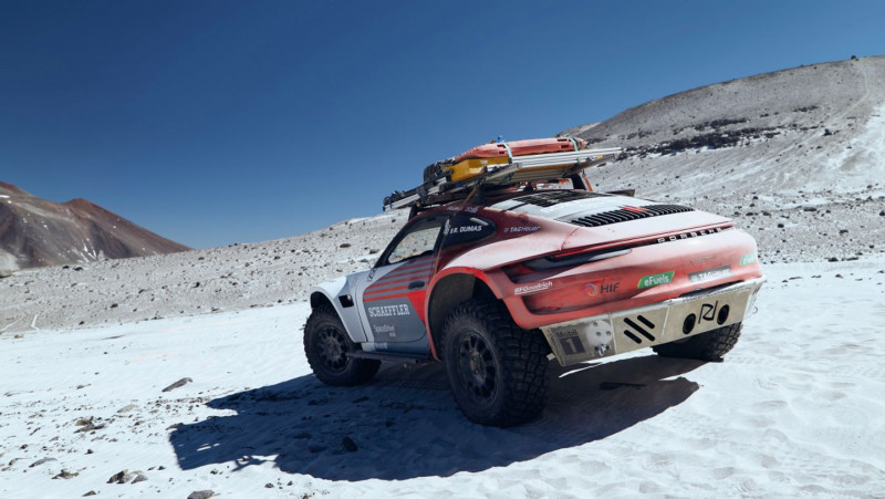 Modified 2024 Porsche 911 Carrera 4S 992 sets new altitude world record in Chile