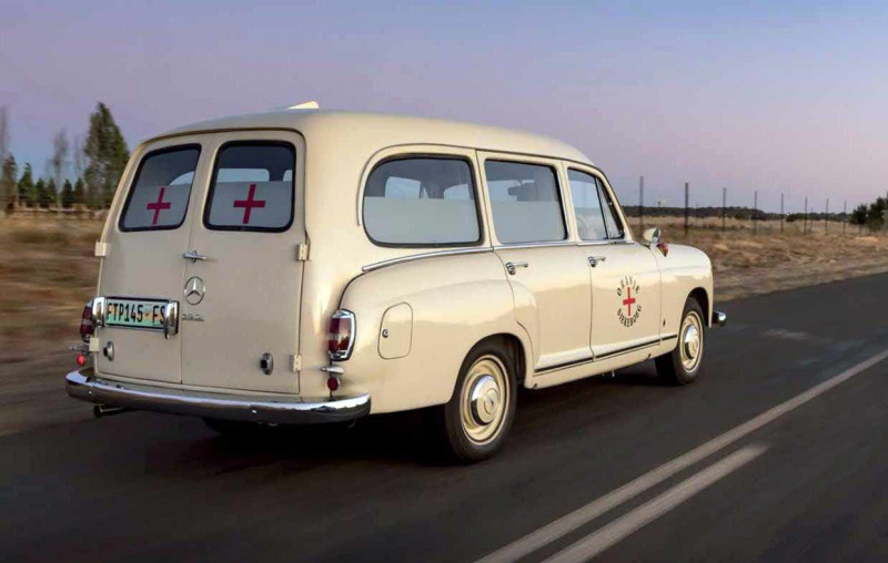 1958 Mercedes-Benz 190 Ponton Ambulance W121