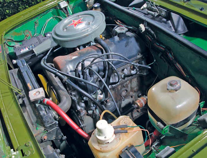 1977 VAZ 2102 Lada 1500ES Estate - engine