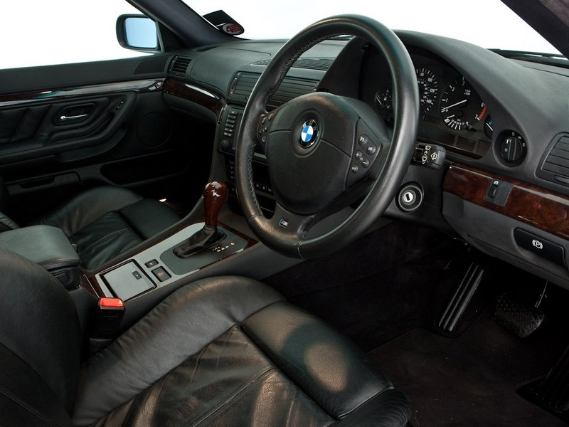 BMW 740i E38 - interior