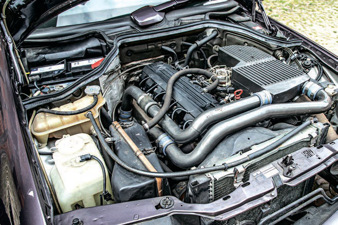 Mercedes-Benz 124-based Boschert B300 Gullwing - engine