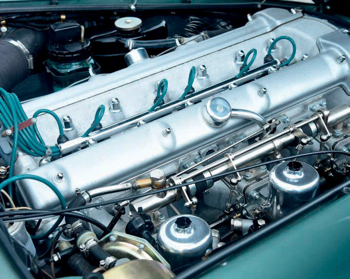 1962 Aston Martin DB4 Series V Vantage - engine