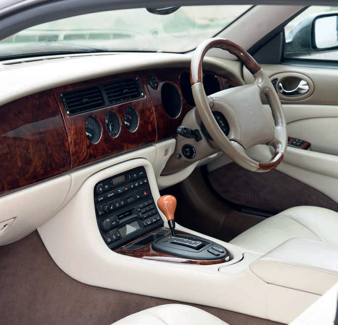 1998 Jaguar XKR 4.0 X100 - interior