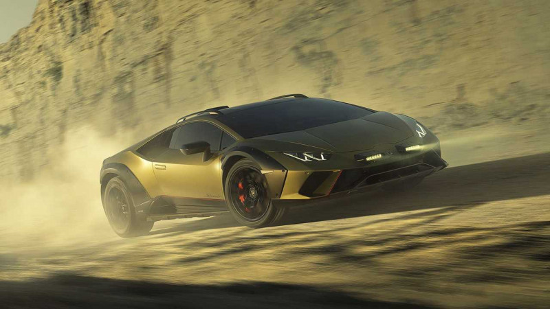 2024 Lamborghini Huracán Sterrato heads off road