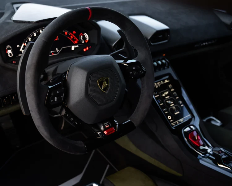 2024 Lamborghini Huracán Sterrato - interior