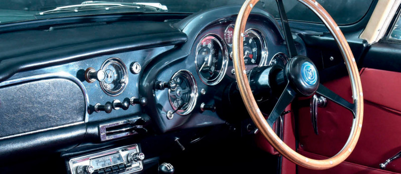 1962 Aston Martin DB4 Series V Vantage - interior