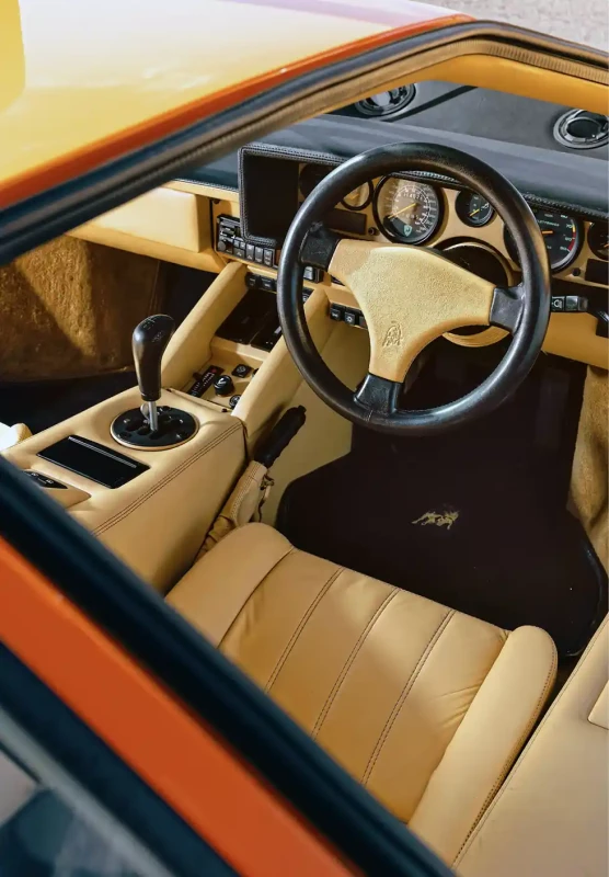 1990 Lamborghini Countach 25th Anniversary - interior