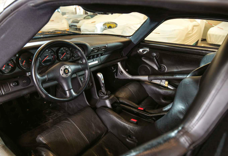 1998 Porsche 911 GT1 996 - interior