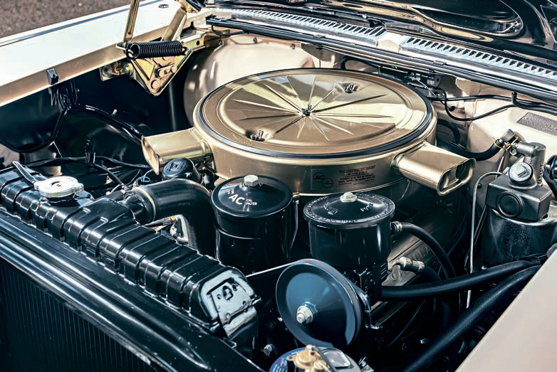 1958 Cadillac Sedan DeVille - engine
