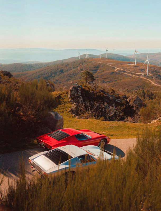 Twin test Lamborghini Miura P400 S and SV go head to head in the mountains