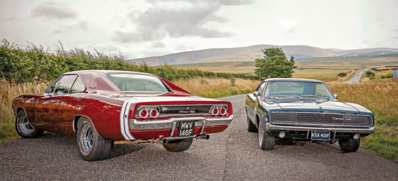 Dodge Charger Duo 1968 440 R/T and 1968 small-block V8