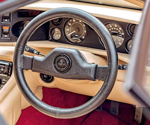 1982 Lotus Turbo Esprit - interior
