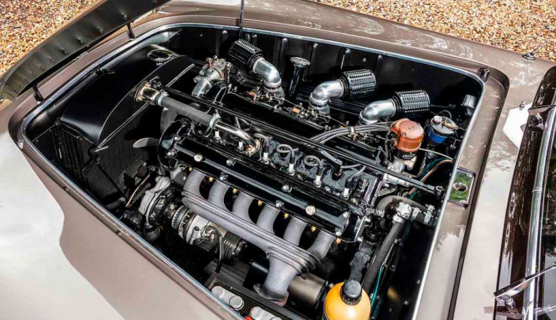 1950 Alfa Romeo 6C 2500 SS Supergioiello - engine