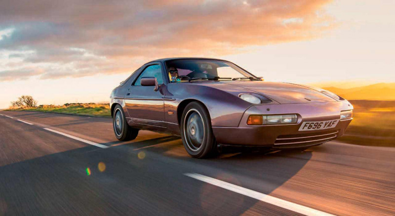 928 celebrates its forty-fifth anniversary. At the same time, its smaller-engined stablemate, the 944, reaches its fortieth birthday. We hit the open roads of the Staffordshire Moorlands for a play with two 1980s sports car icons: the 928 S4 and the 944 S2