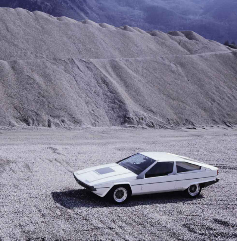 On the fringe 1977 Bertone Jaguar Ascot