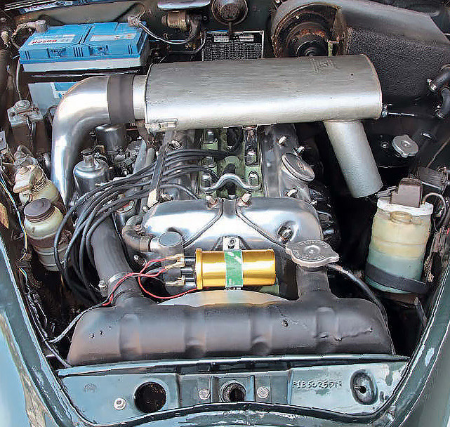 1965 Jaguar S-Type 3.4 Manual - engine