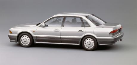 1995 Mitsubishi Diamante - first car with adaptive cruise control